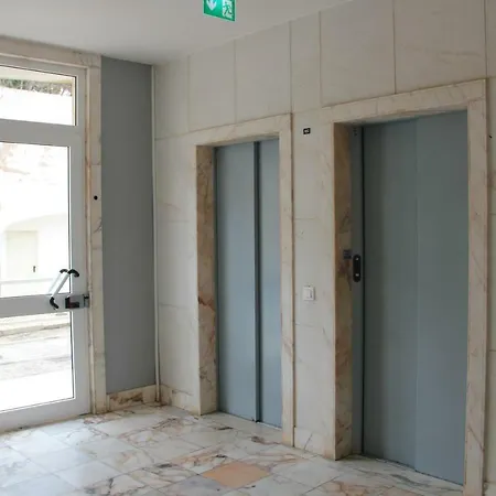 Rua Coronel Cardeira Da Silva Apartment